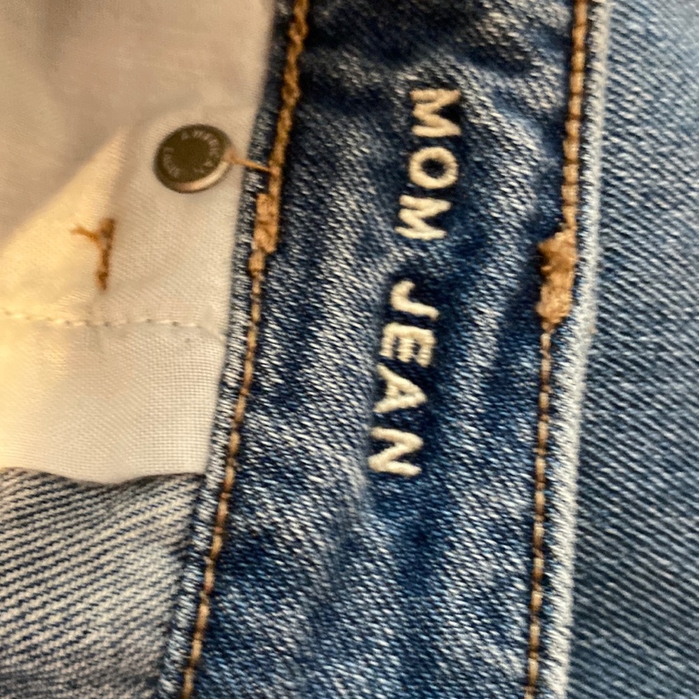 Never worn 20 regular mom jean